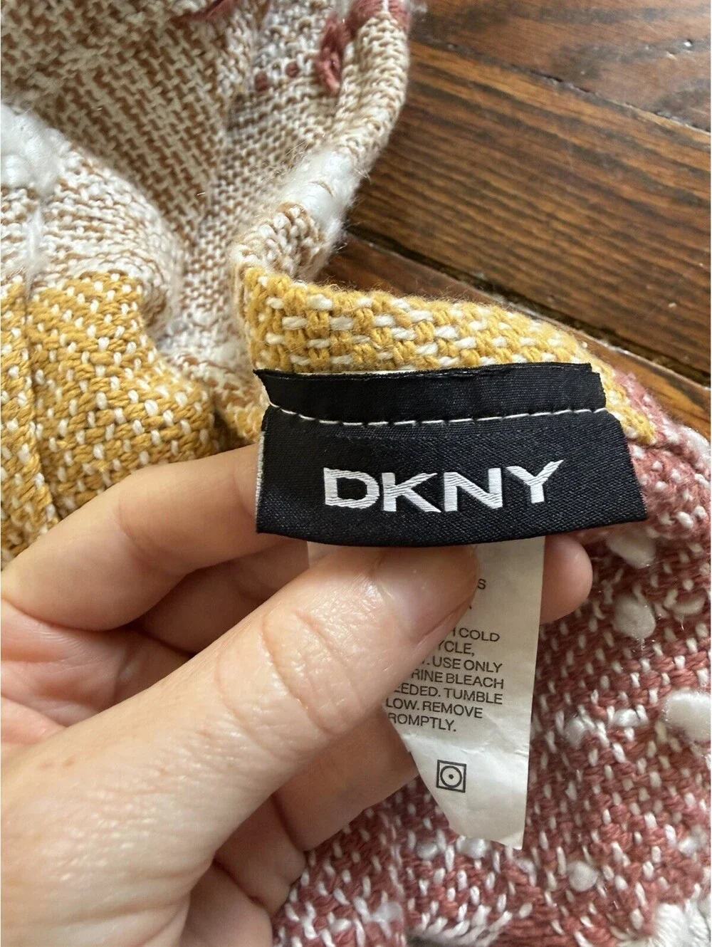 DKNY Soft Throw Blanket Multicolor Soft With Tastes